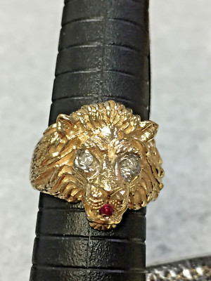 18K GOLD LION HEAD GENTS RING WITH DIAMONDS