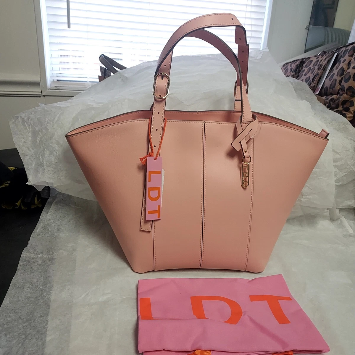 DILLARD'S LOUIS VUITTON , VINTAGE GUCCI & COACH *HANDBAGS* COME