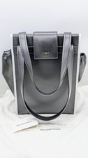 Balenciaga Sac Cabas Everyday en cuir noir et blanc