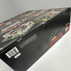 LEGO Ninjago City (70620) &ndash; Brand New & Retired!