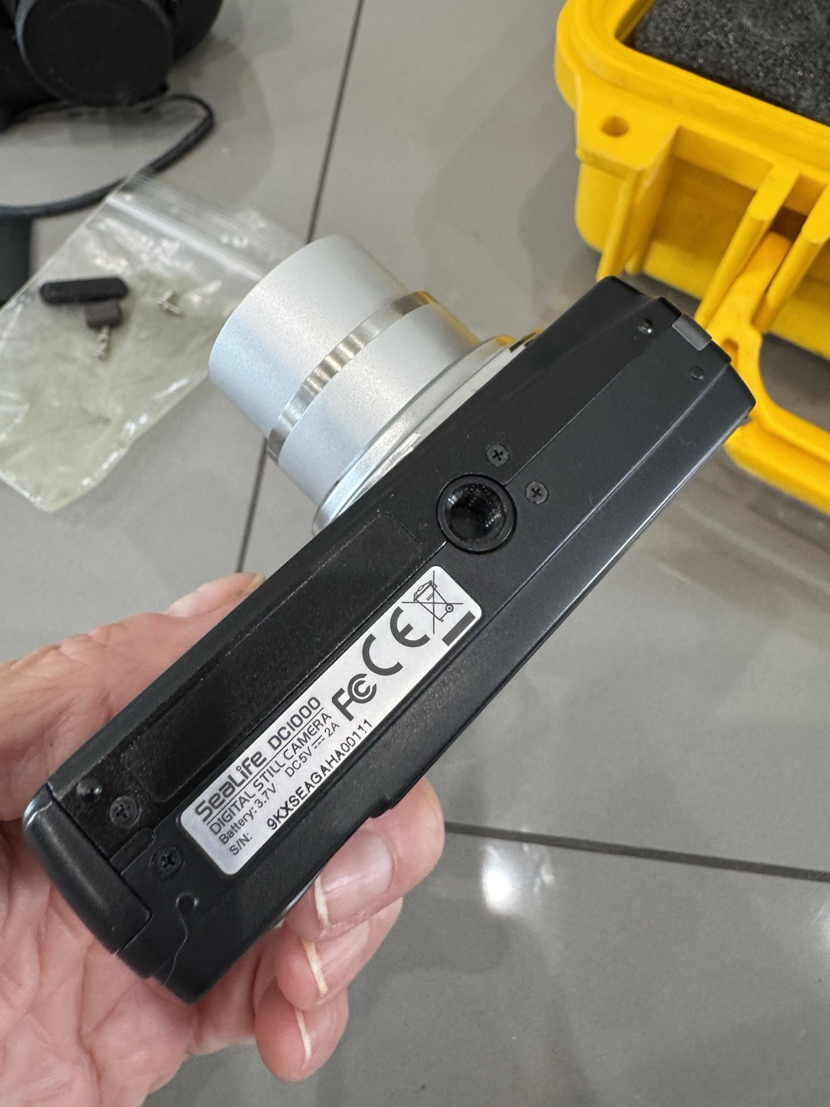 SeaLife DC1000 Digital Underwater Camera With Accessories