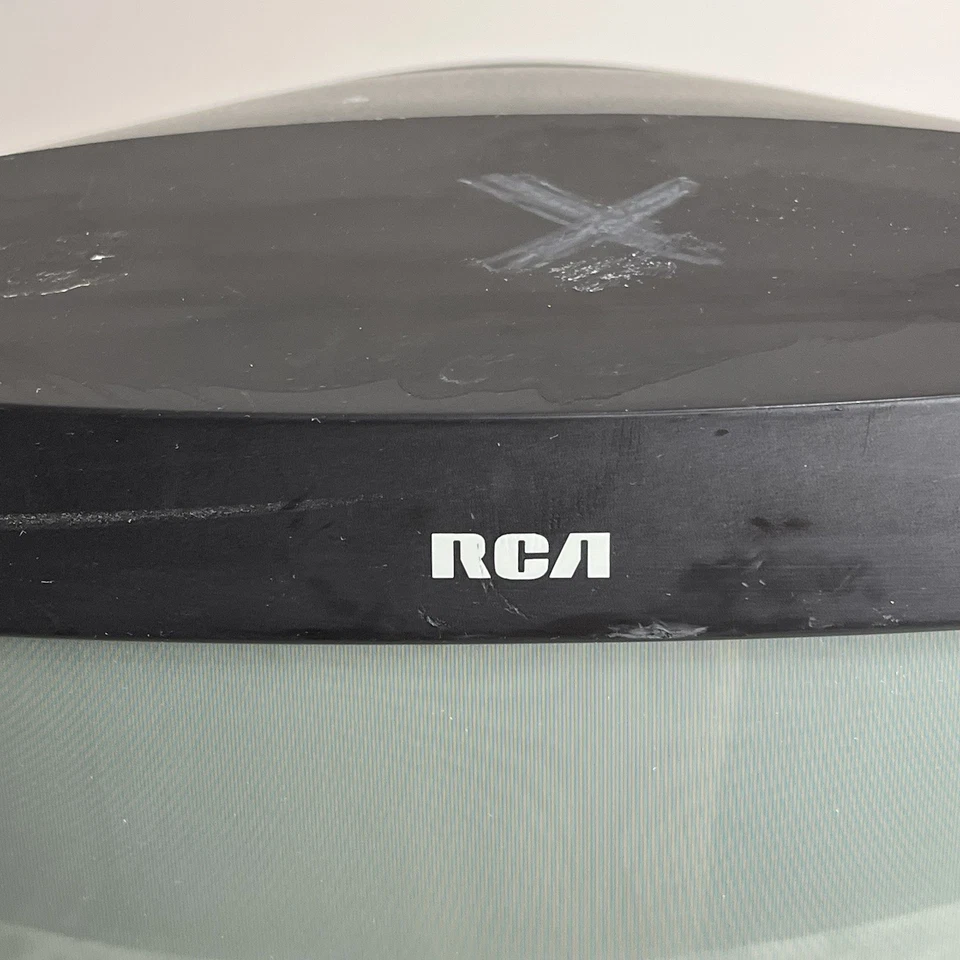 Vintage RCA E13309 13" CRT Television Retro TV No Remote Tested & Works - Image 4 of 4