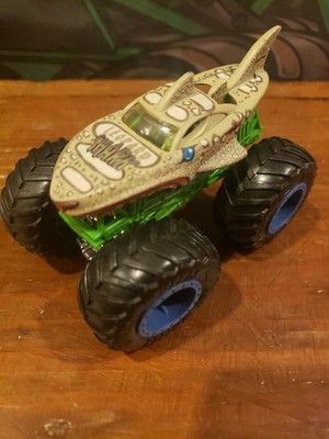 Hot Wheels Monster Truck 1:64 Diecast Vehicle - Leopard Shark