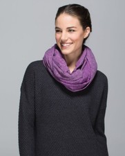 Lululemon Vinyasa Scarf Mini Check Pique Ultra Violet Black NWT Purple Rulu Wrap