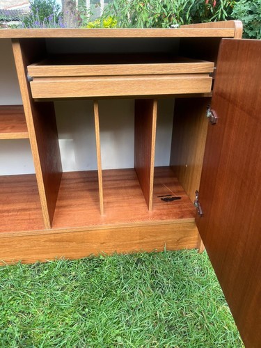 Vintage Schreiber mid century teak veneer record cassette storage cupboard - Picture 12 of 17