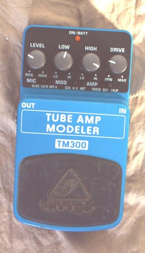 Behringer TM300 - Tube Amp Modeler Electric Guitar Effects Pedal Good Condition! - Picture 2 of 4