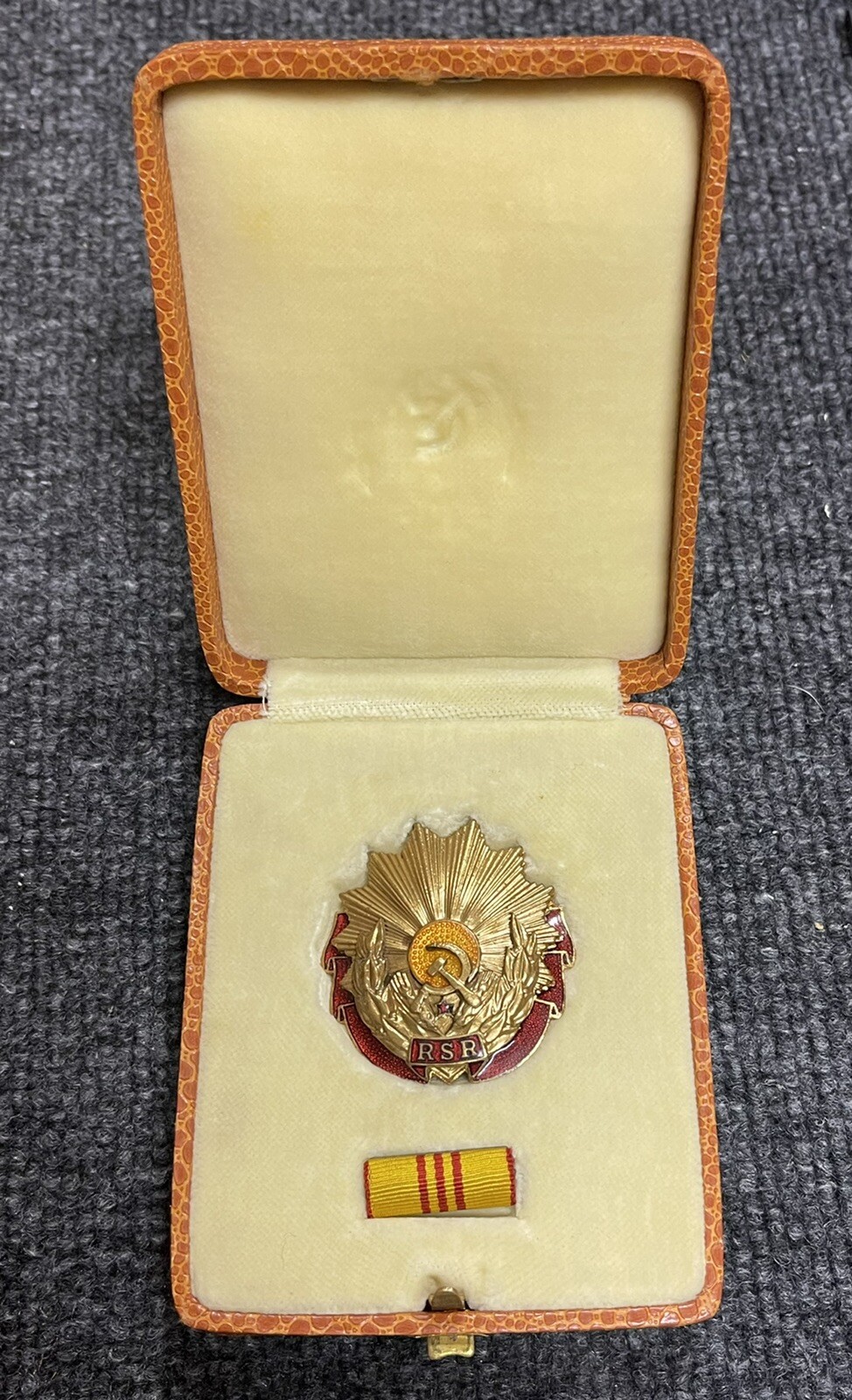 Picture 2 of 5
