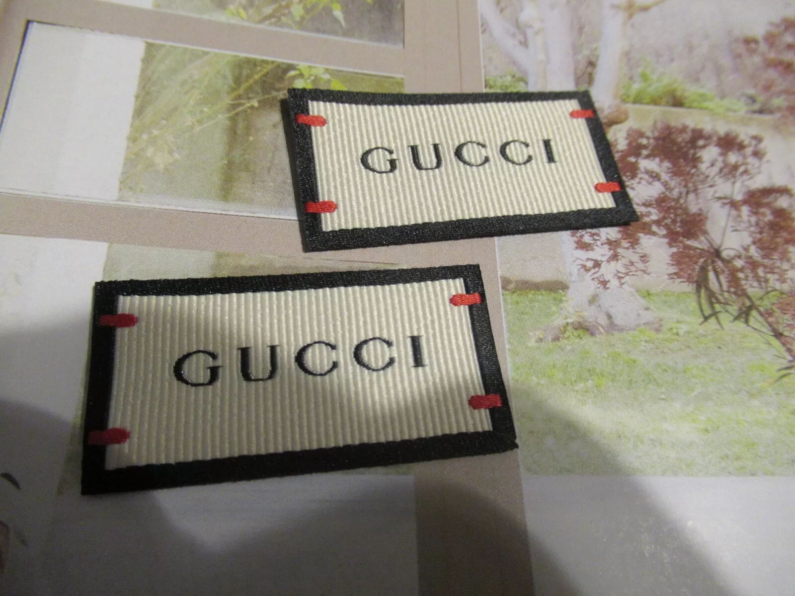 GUCCI 2 Vêtements Créateur Étiquette ÉTIQUETTE Remplacement Couture Accessoires Lot 2