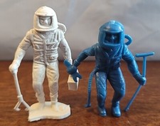 Vintage 2 lot MPC Major Space Men astronauts 1:35 45mm scale figure