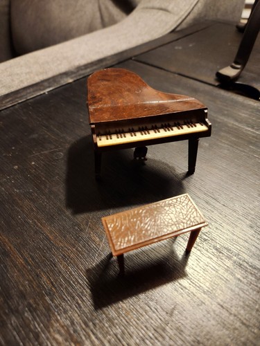 RENWAL Dollhouse Furniture Plastic Grand Piano w/ Bench - Picture 2 of 9