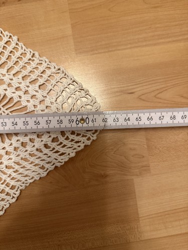 Tischdecke gehäkelt handarbeit, ca. 62 cm lang, ca. 49 cm breit, weiß - Bild 2 von 4