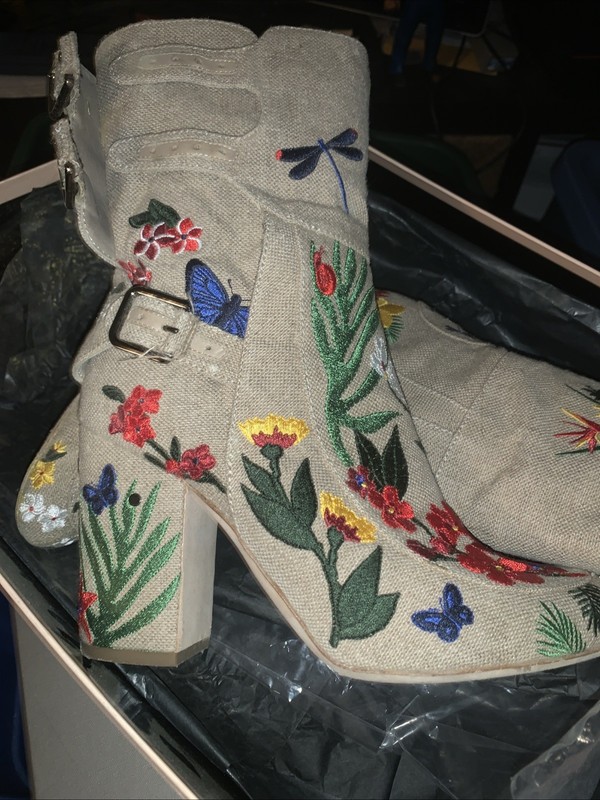 Laurence Decade Made In Italy Womens Cut Out Heel Floral 3D Embroidery 39