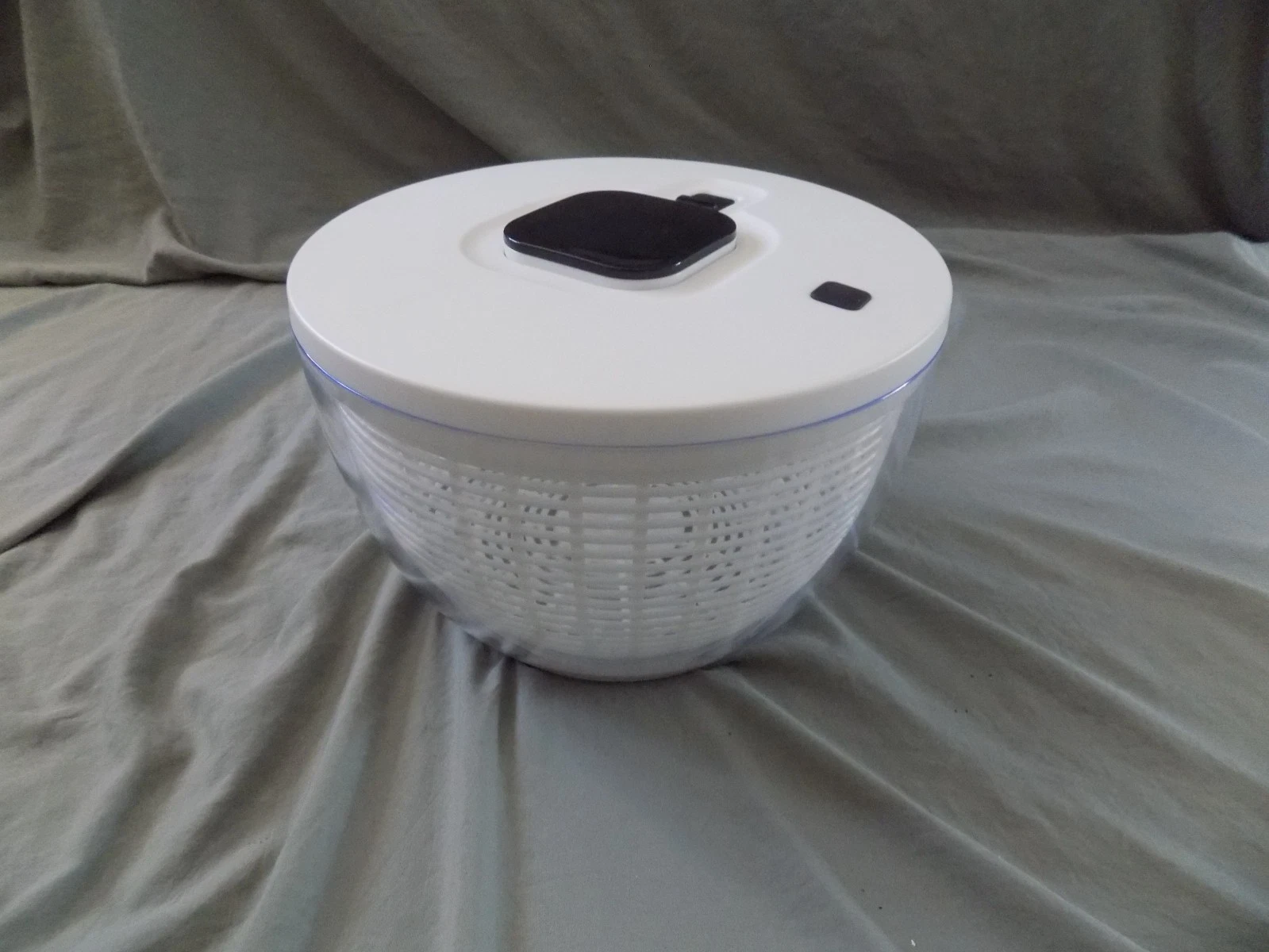OXO Salad Spinner Large Clear Bowl Inner Basket & Lid Set