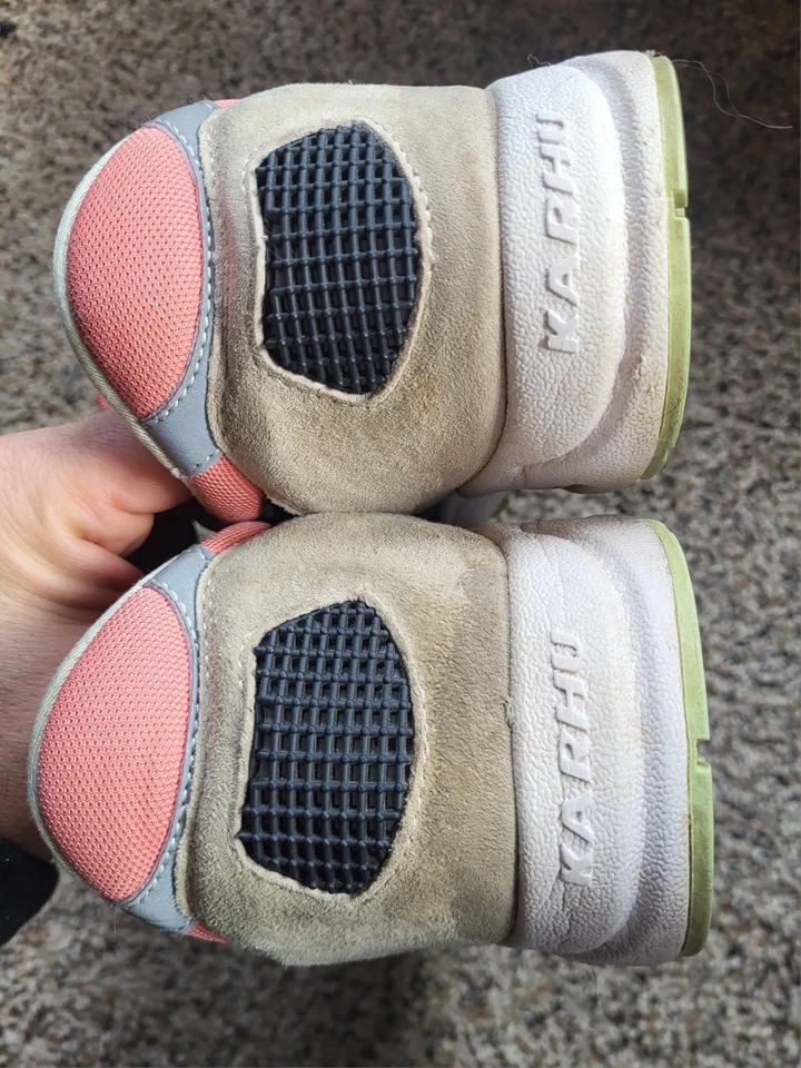 Karhu Aria 95 "Laurel" Oak/Jet Black/Blue/Pink/White Shoe Sneaker Mens US 10 - Image 4 of 4