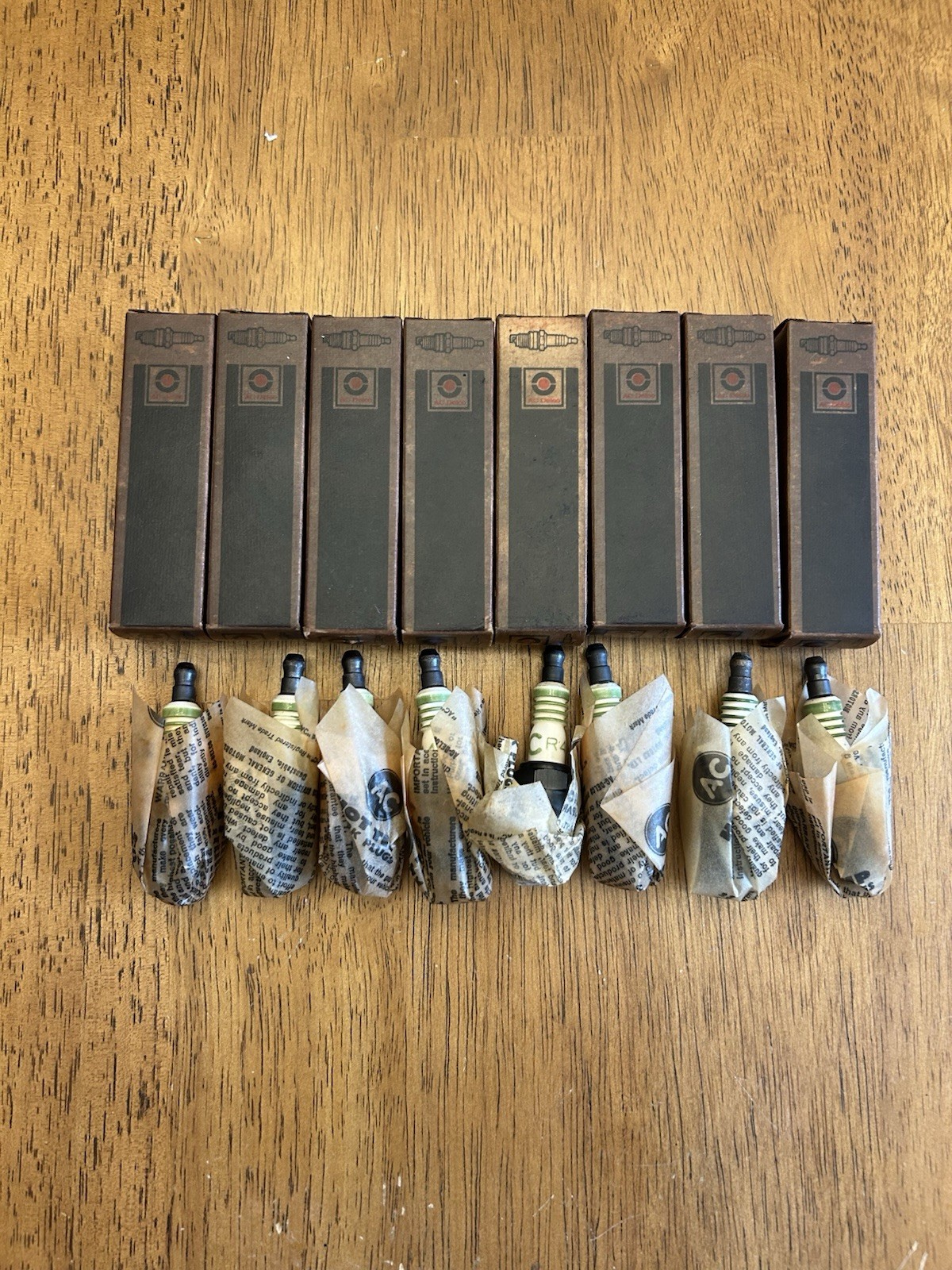 Set Of 8 AC Delco R44T Spark Plugs Green Rings