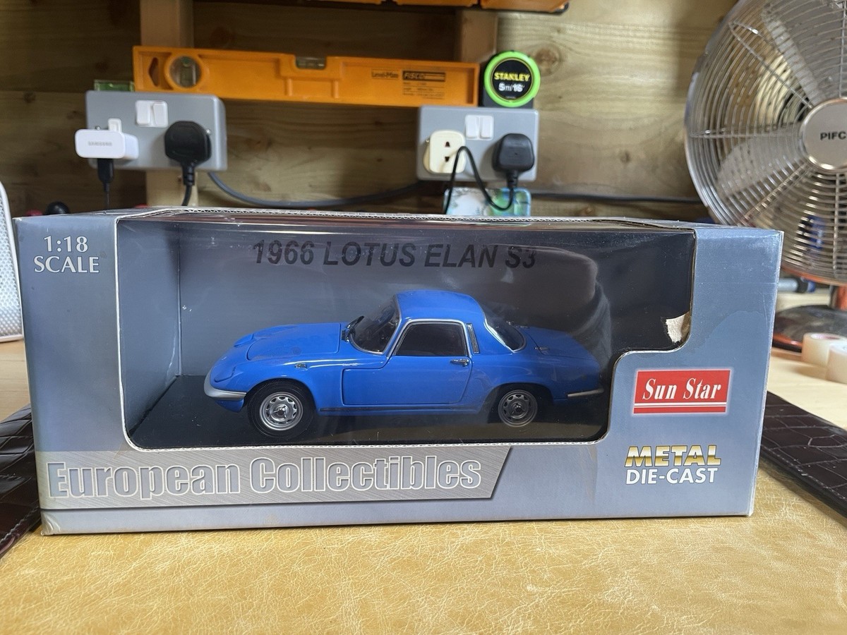 Sunstar 1/18 - Lotus Elan S3 Coupe 1966 - Bleu French Blue - Modèle Diecast