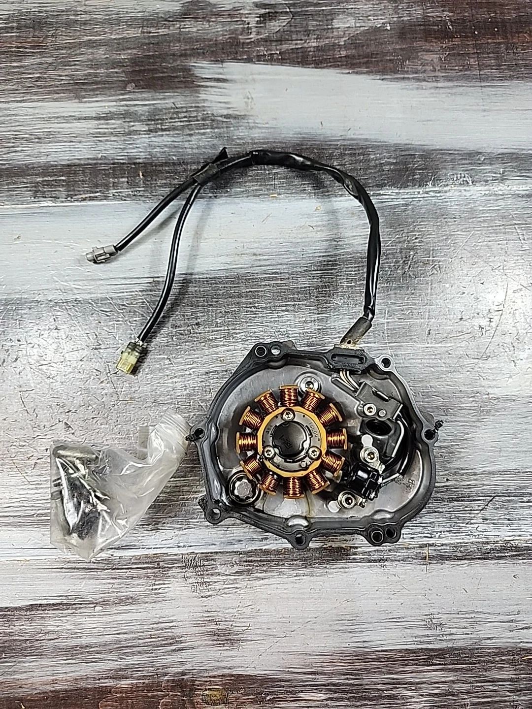 2014 - 2017 Yamaha YZ250F OEM Stator & Cover YZ450F 1SL-81410-01-00