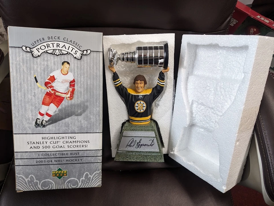 2003-04 UD Portrait Phil Esposito Bruins Bust STANLEY CUP Upper Deck Signed Auto - Image 2 of 4
