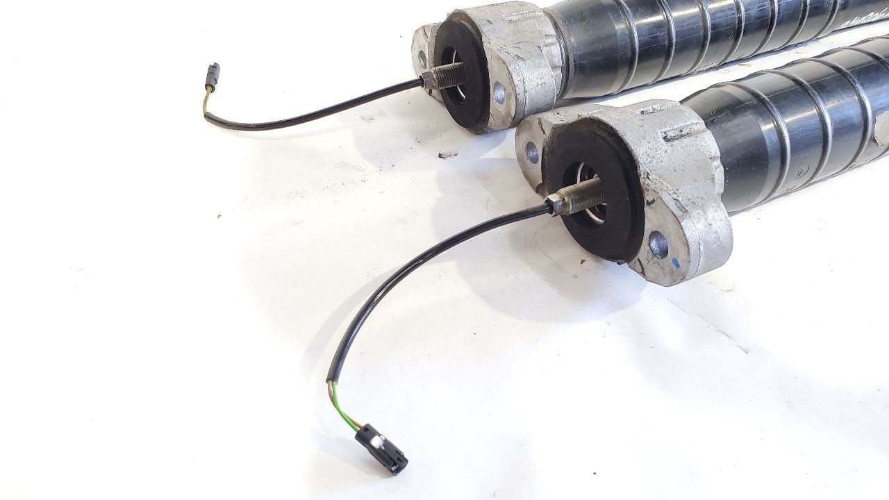 2018 Maserati Levante OEM Pair Rear Active Shocks Assembly