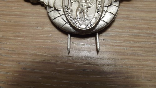 Vintage Our Lady of the Highways Pray For Us Saint Christopher Visor Pin Medal - Picture 13 of 13