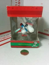Vintage Peanuts Worldwide LLC SNOOPY Skating Christmas Holiday Ornament in BOX 