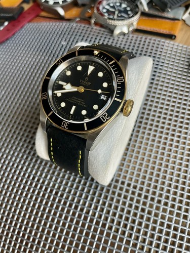 Cinturino orologio pelle bovina 22mm impermeabile NERO fondo gomma punto GIALLO - Foto 8 di 12