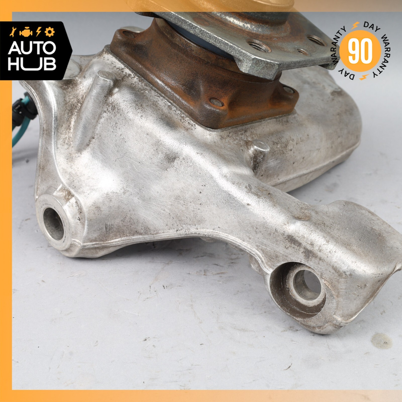03-10 Maserati Quattroporte M139 Front Left Side Spindle Knuckle Hub OEM