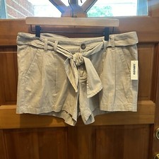 Women s Old Navy Shorts Khaki Color Lightweight Size 12