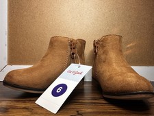 Cat  Jack Kids Ankle Boots Size 6 Brown Faux Suede Zip NEW With Tags