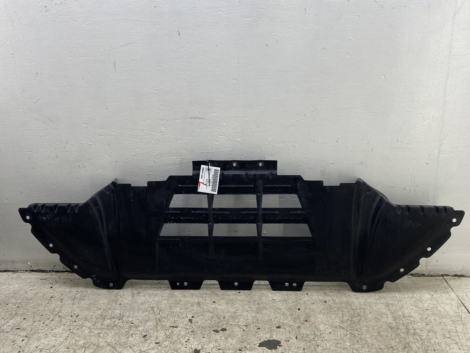 2017-2024 MASERATI LEVANTE OEM FRONT BOTTOM ENGINE COVER SHEILD PANEL 670032424