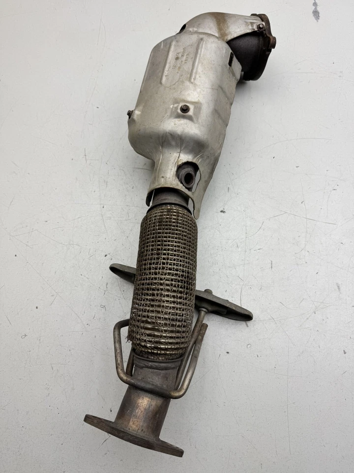 Convertidor catalítico delantero para Ford Fusion 2013 2014 2015-2020 L4 1,6 L 1,5 L Foto 2 de 4