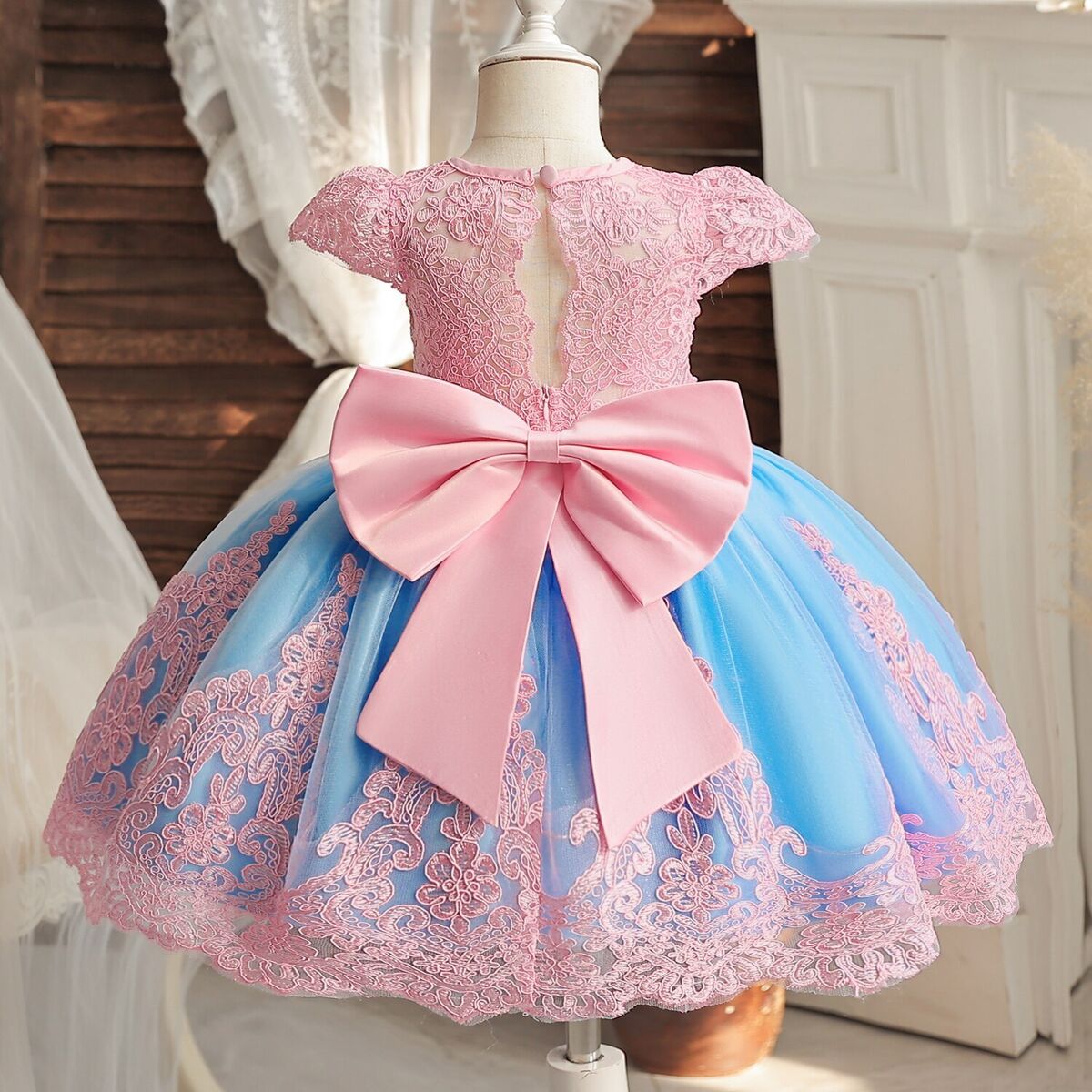 European and American Foreign Trade Baby One-Year-Old Dress Lace Gauze  Princess Fluffy Dress Baby Birthday Dress Baby Girls Dressl Smocked Baby  Clothes - China Girl Dress and Children Dress price | Made-in-China.com