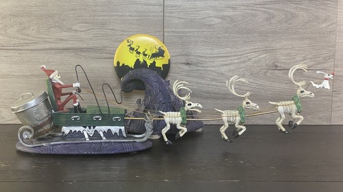 Nightmare Before Christmas 20th Anniversary Masterpiece Edition Lights Music 2pc