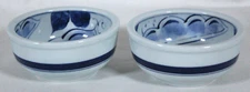 ARITA WARE JAPANESE PAIR OF BLUE & WHITE SWEET PEA DESIGN RICE BOWLS 5" DIAMETER
