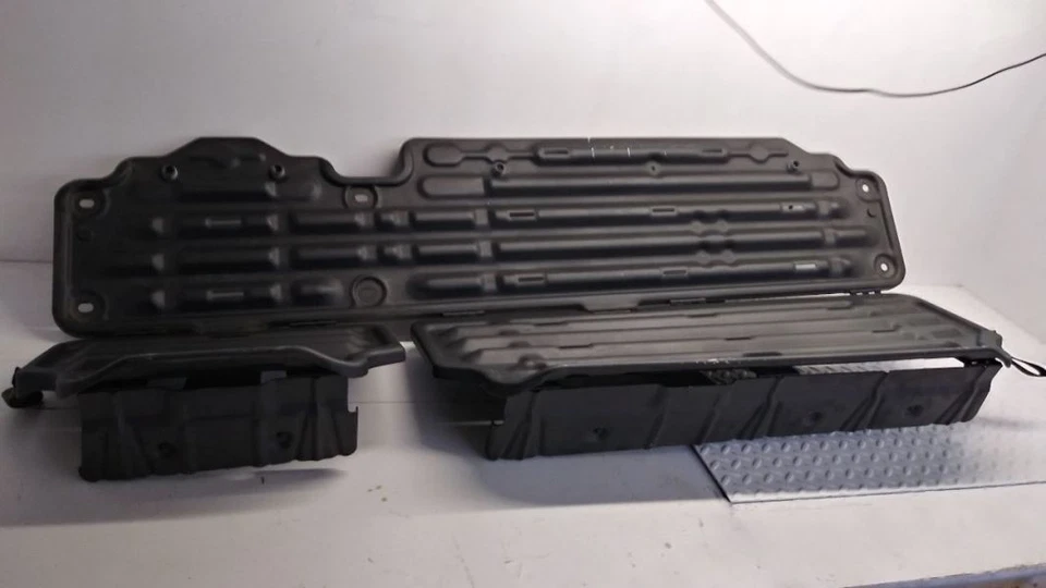 Bandeja plegable de carga de piso trasero de metal para camioneta Ford F250SD 08-10 poco kilometraje Foto 4 de 4