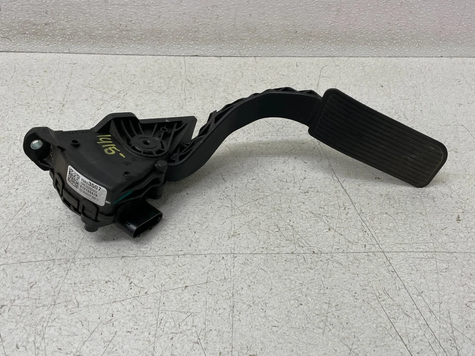 Acelerador de pedal de gas 15-20 GMC Yukon 1415 OEM Foto 2 de 4