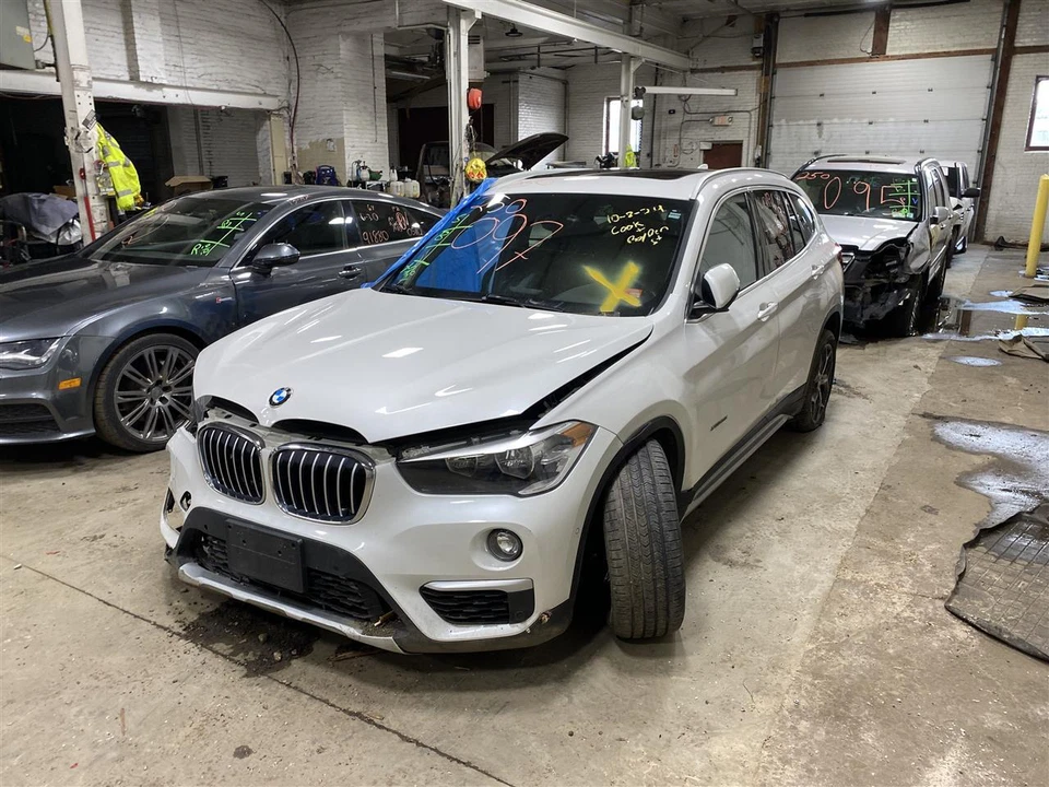 Used Engine Cover fits: 2018 Bmw X1  Grade A Foto 3 de 4