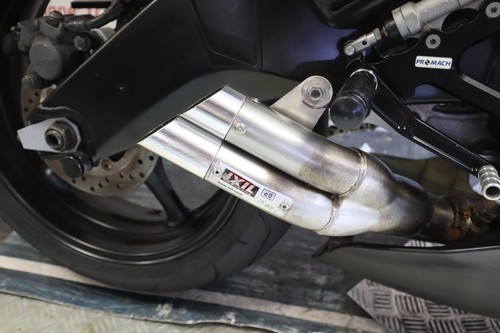 2007 Yamaha YZF-R6. - Picture 12 of 16