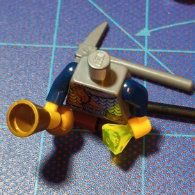 Lego Dwarf beard silver helmet Fantasy Era Castle minifigure 7036 W / Weapons