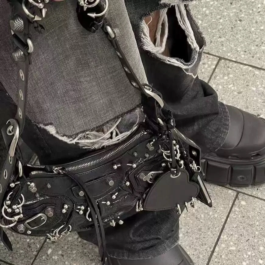 Bolsa de ombro Y2K punk rebite couro preto gótico bolsa baguete grunge streetwea - Imagem 2 de 4