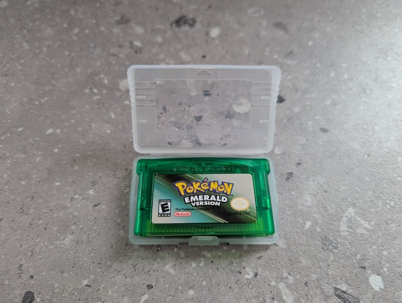 Pokemon Emerald Nintendo Game Boy Advance