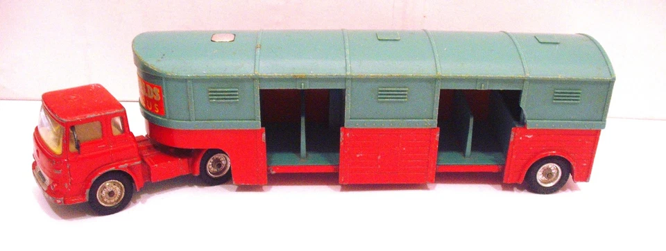 Corgi Major Toys No. 1130 Articulated Chipperfield’s Circus Horse Box - Image 2 of 4