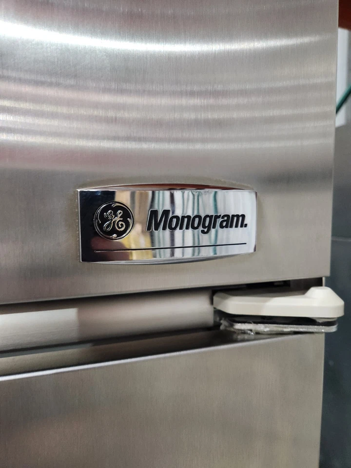 Refrigerador incorporado GE monograma ZIR36N Foto 2 de 4