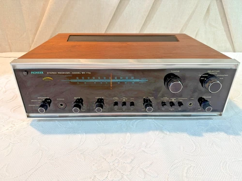 Handsome Vintage 70's Pioneer Stereo Receiver Model SX-770 WILL NEED SERVICE