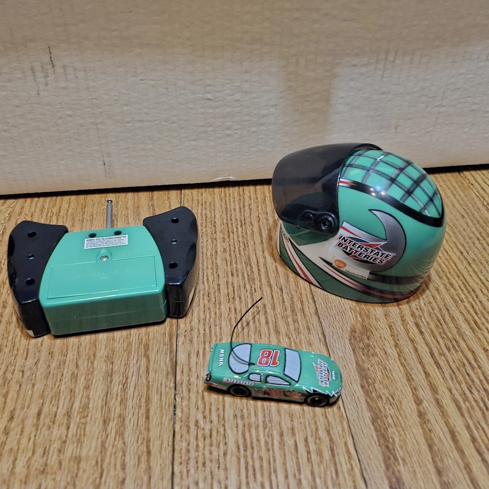 Cargador de coche y casco Road Champs #18 Nascar Bobby Labonte RC probado 1:64 Foto 4 de 4