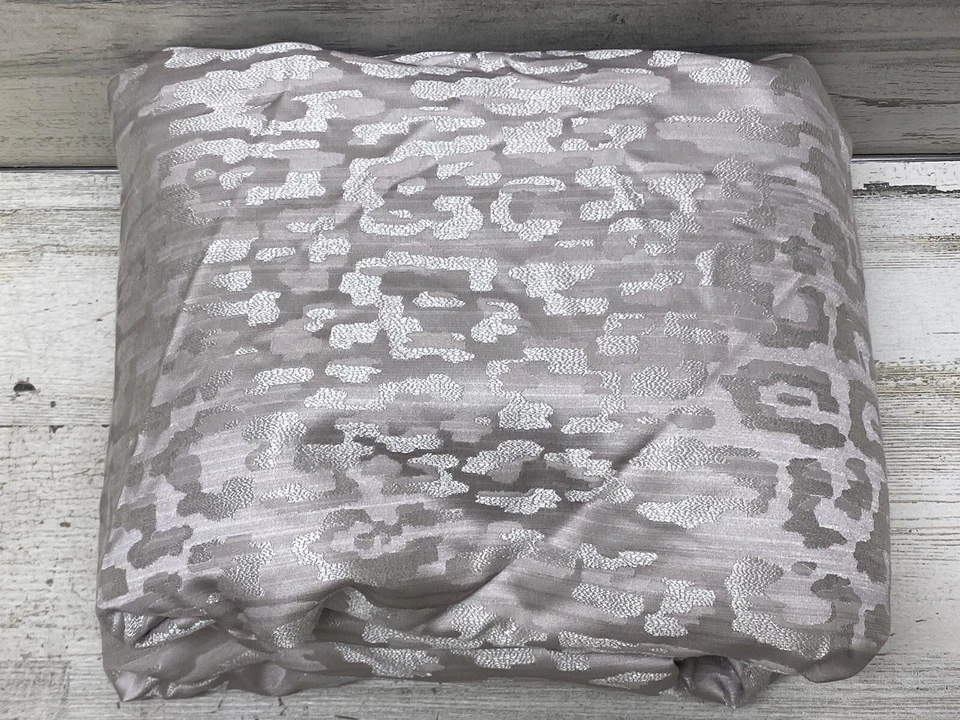 Funda nórdica Hudson Park Animale Stripe Queen color topo Foto 3 de 4