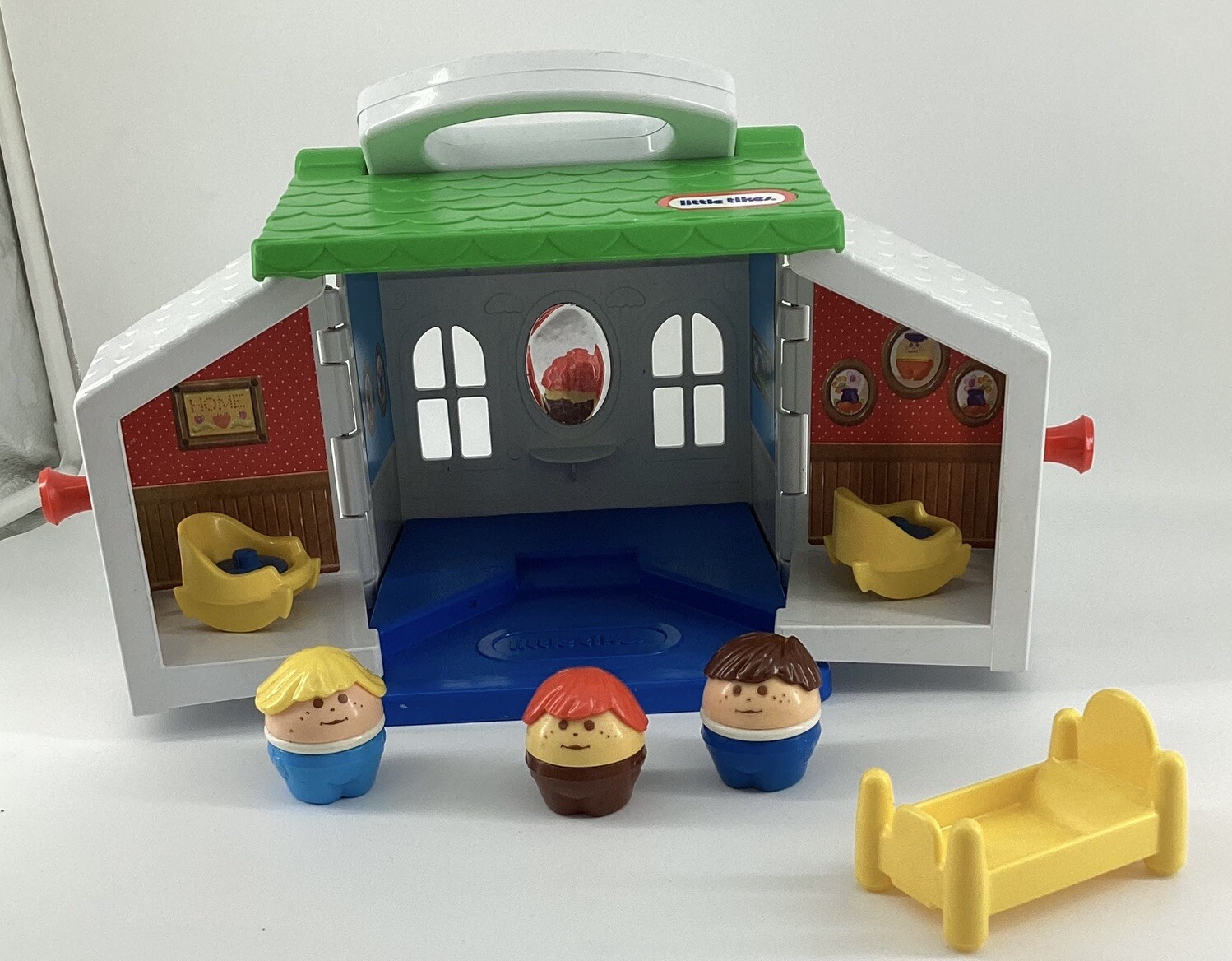 Vintage Little Tikes Toddle Tots Family Play House Set 3 People Bed Read