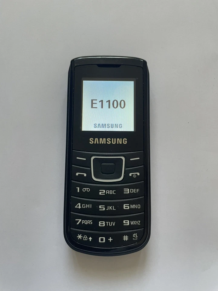 Samsung E1100 Black (Unlocked) Mobile Phone, photo 2 of 4