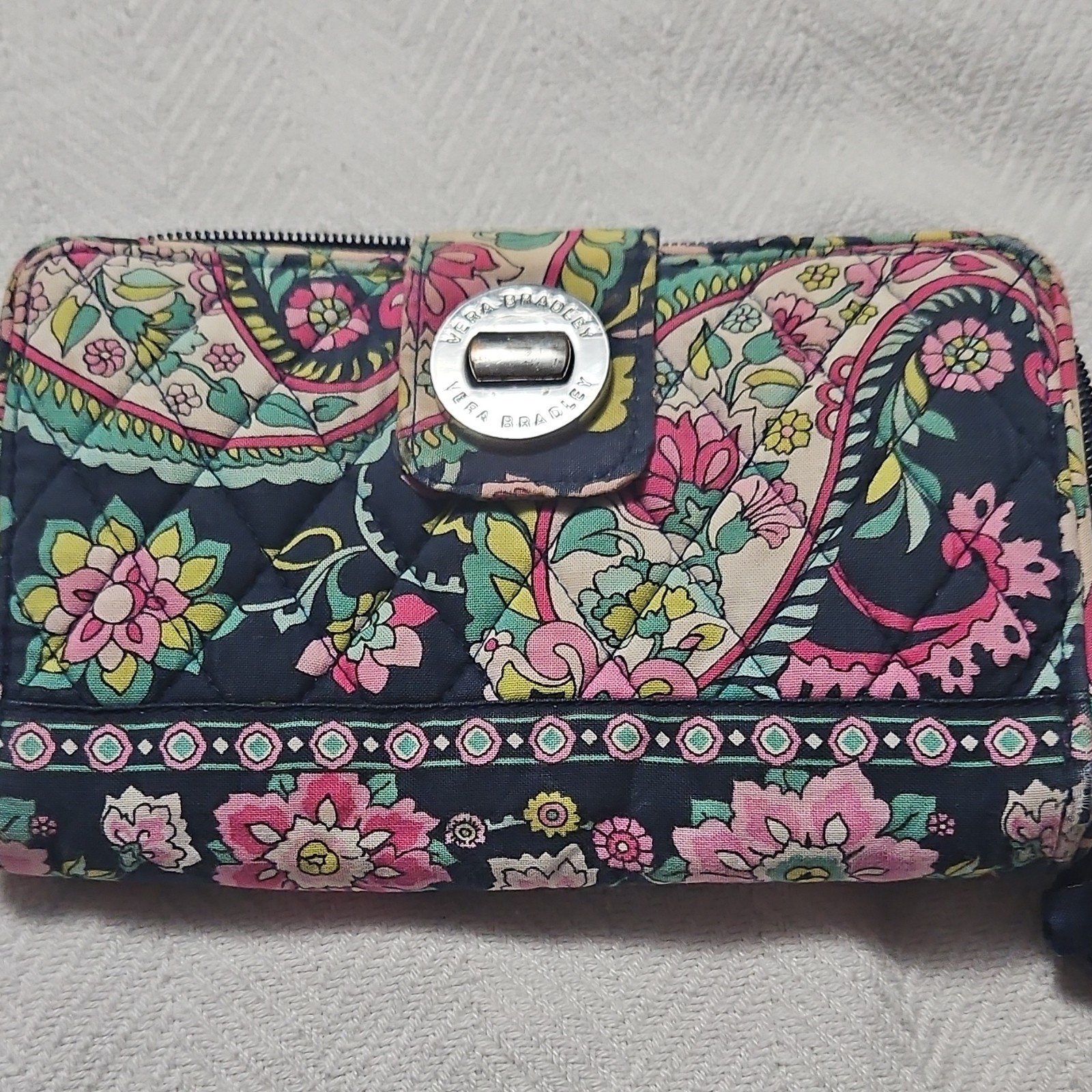 Vera Bradley Floral Paisley Quilted Zip-Around Women's Wallet Multicolor