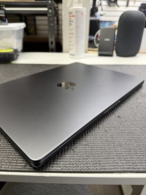 Apple MacBook Pro 14